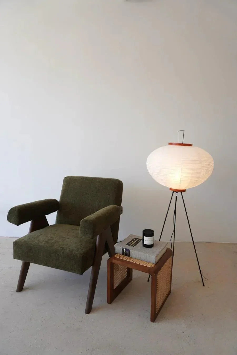 FLOOR LAMP