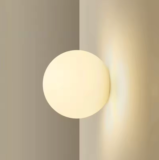 Lunaire Wall Lamp