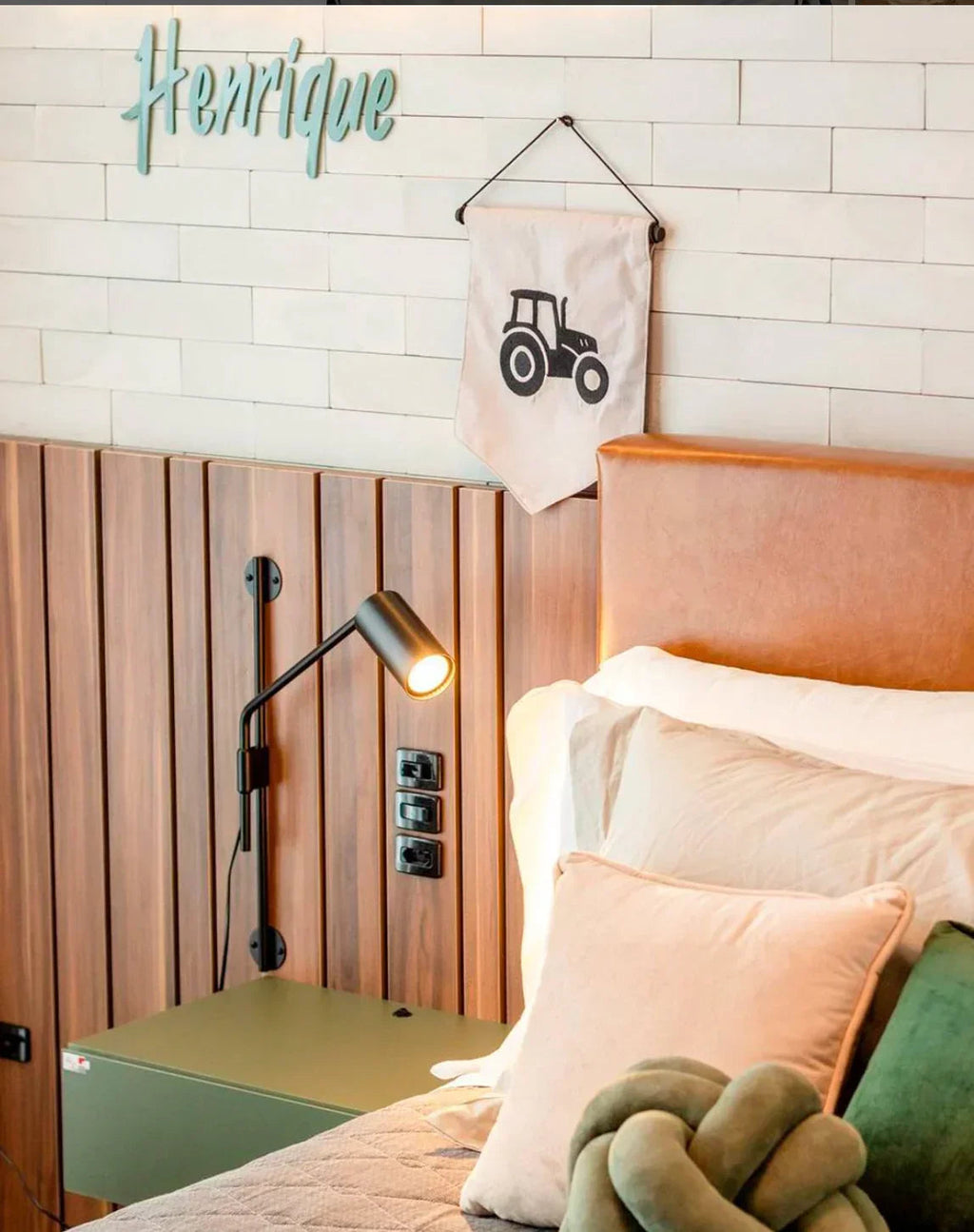 Articulated Cylinder Bedside Lamp - Metallo Focus