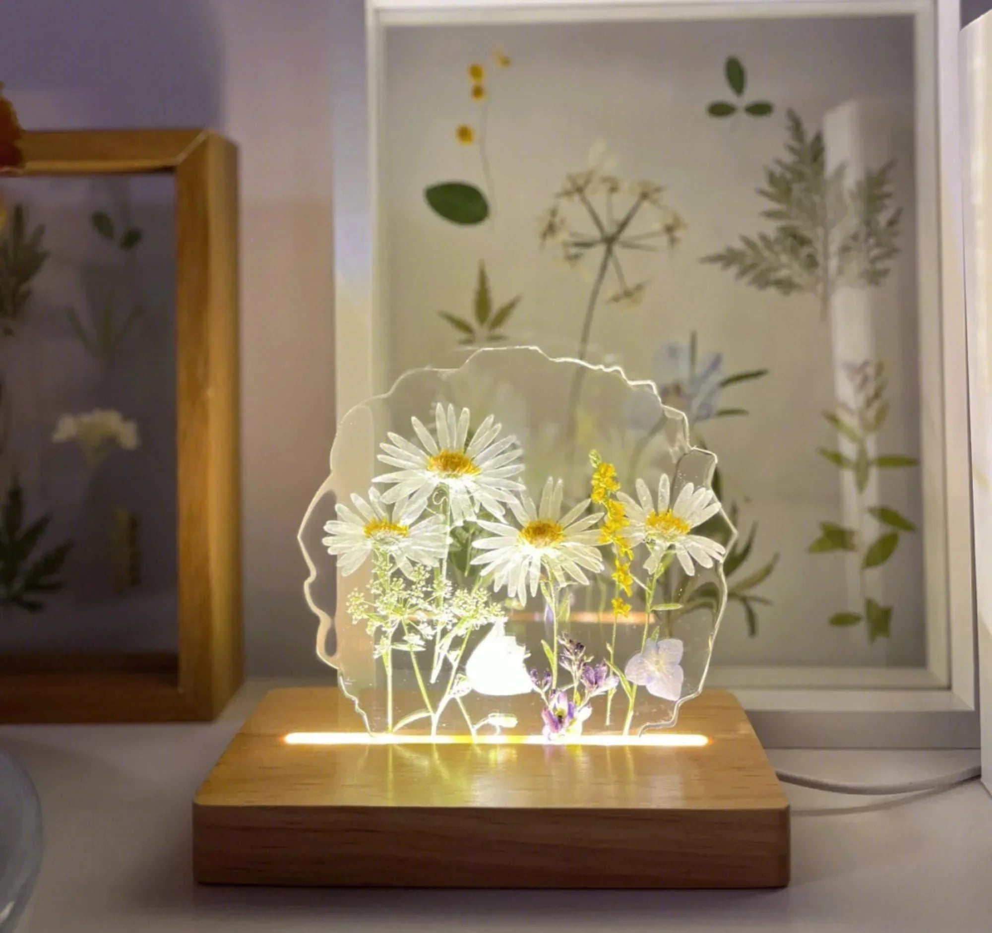 Lamp with Natural Flowers