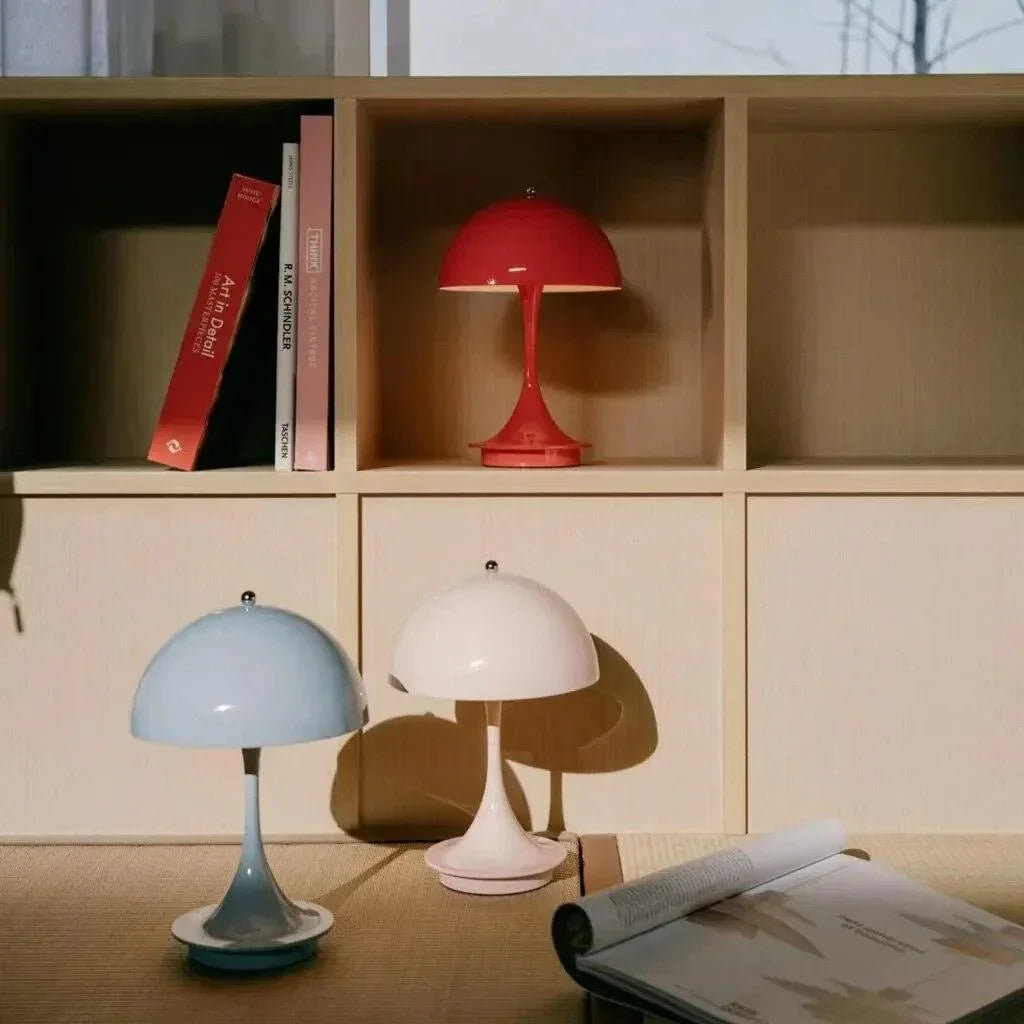 Monochromatic Wireless Lamp